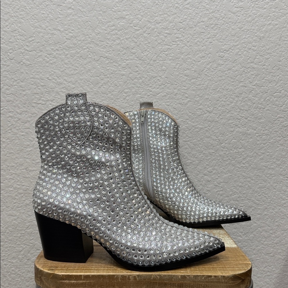 Betsey Johnson Neil Rhinestone Metallic Western Boots Size 8.5 - Picture 2 of 9